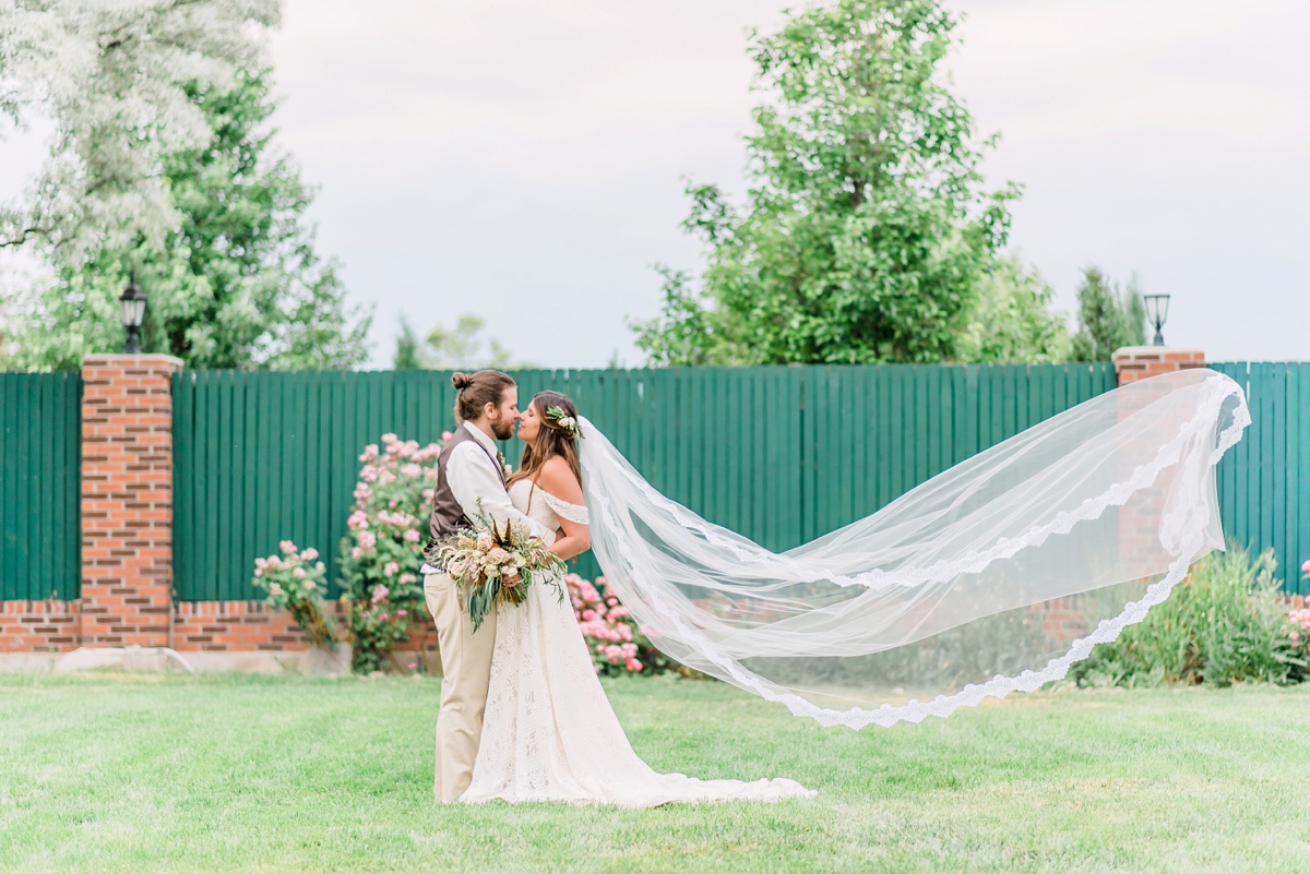 The Dove House at Lionsgate Colorado Wedding
